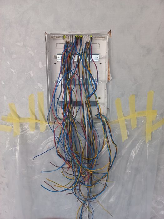 Послуги електрика,  монтаж электропроводки, діагностика скважини,насос