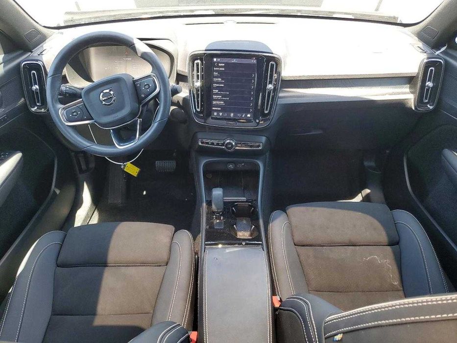 Volvo C40 recharge 2023