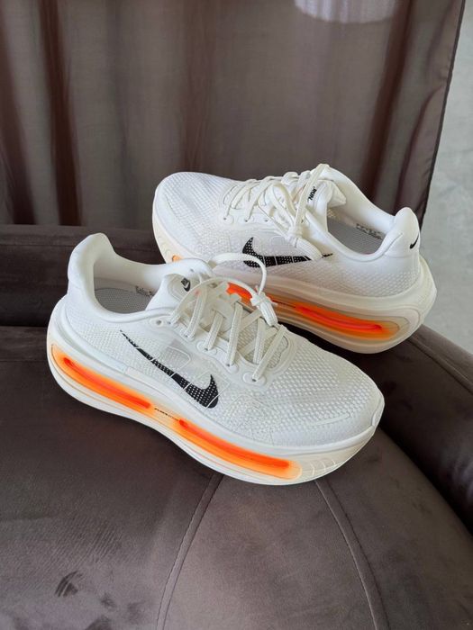 Оригинал Nike Vomero Premium Sail Coconut Milk (IQ4035 100) оригінальні кросівки для бігу професійні