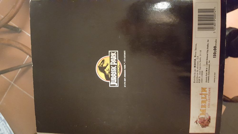 Caderneta Jurassic Park Completa