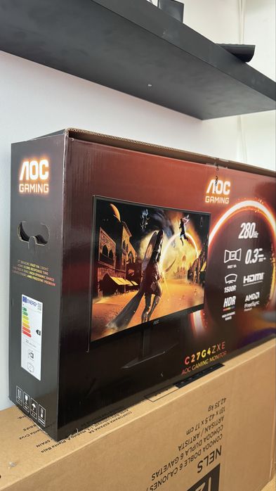 Monitor Gaming Curvo AOC + Teclado