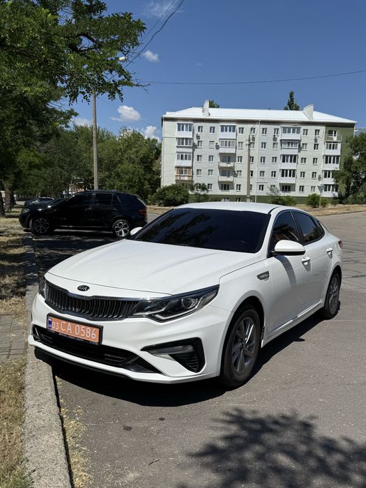 Продаю Kia k5 2.0 газ