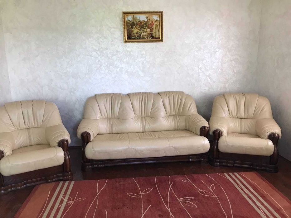 Шкіряний диван і два крісла
