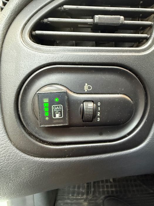 Продам гарну машину