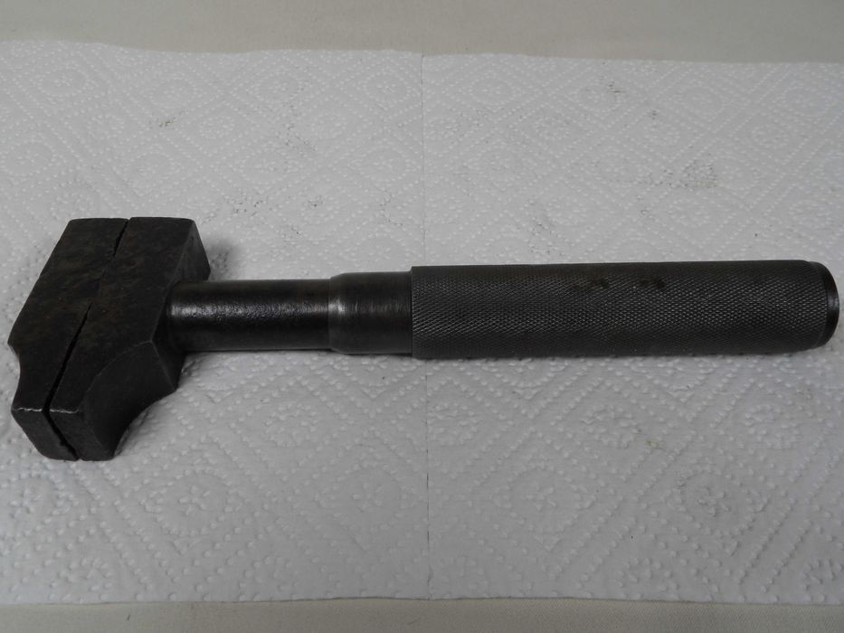 Stary klucz francuski sprawny