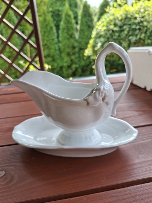Antyczna porcelanowa sosjerka z głową orła / łabędzia, XIX w. Śląsk Biedermeier
160 złdo negocjacji