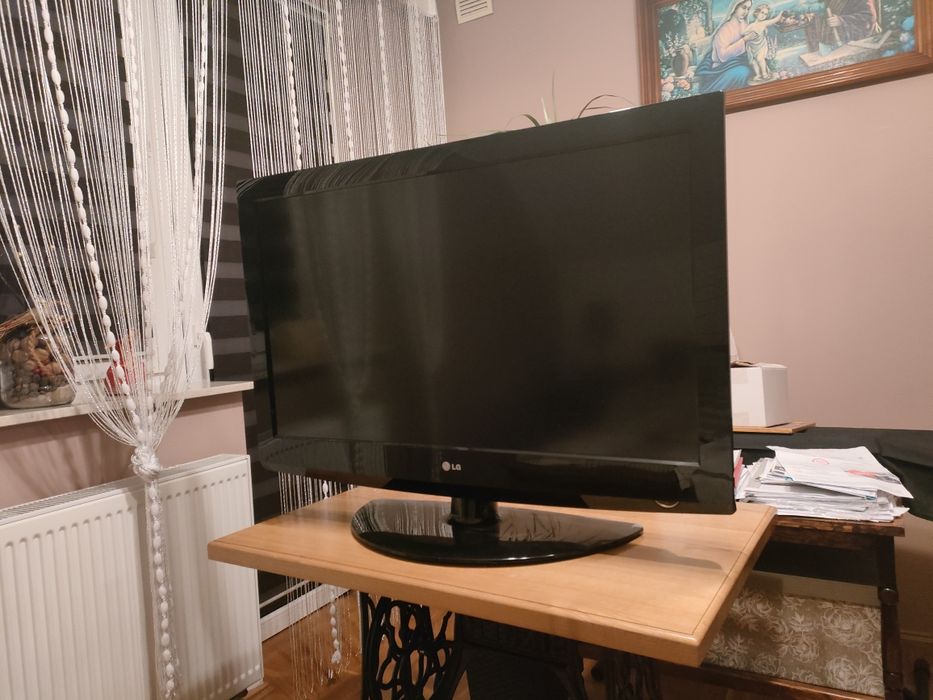 Telewizor LG 37LF2510 mam pilota