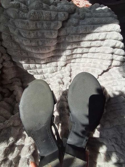 czarne, skórzane, eleganckie sandały na słupku Lasocki