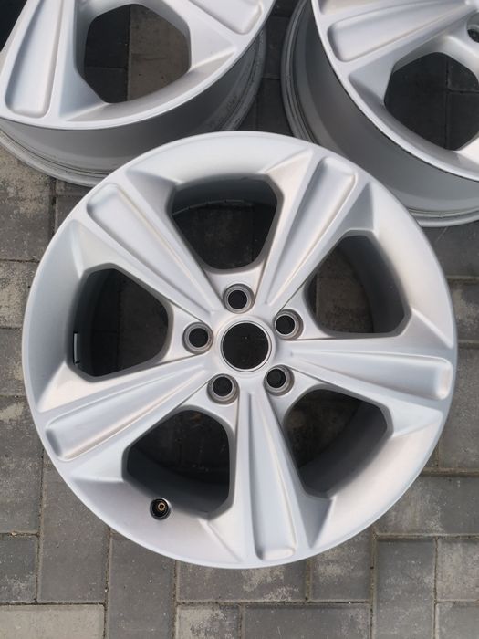 Felgi FORD KUGA Mondeo Focus S-Max 7,5Jx17H2 5x108 ET52,5 + czujniki