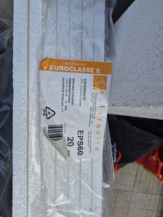 25 placas em esferovite