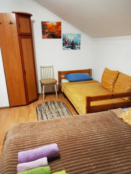 Подобово окремі номера з санвузлами, кухнею, паркінг в м.Берегово