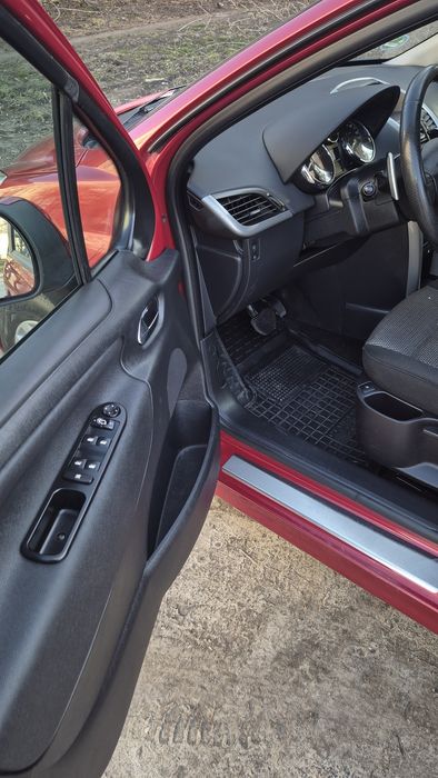 Peugeot 207 продаж