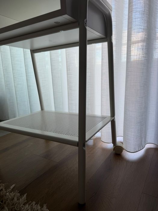 Vendo móvel do IKEA