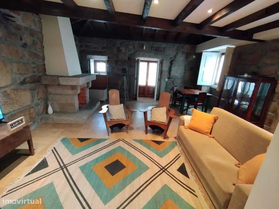 Casa com 5 quartos - localizado em Viseu