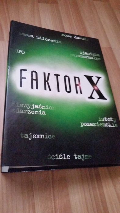 Wyprzedaż FAKTOR X Segregator Nowy