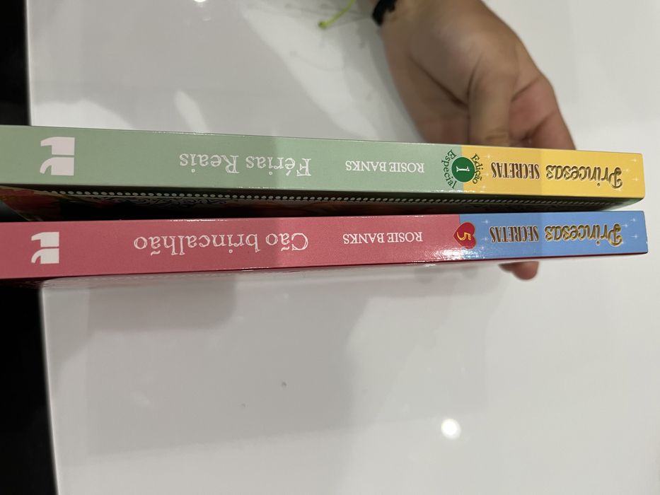 Vendo 2 livros novos
