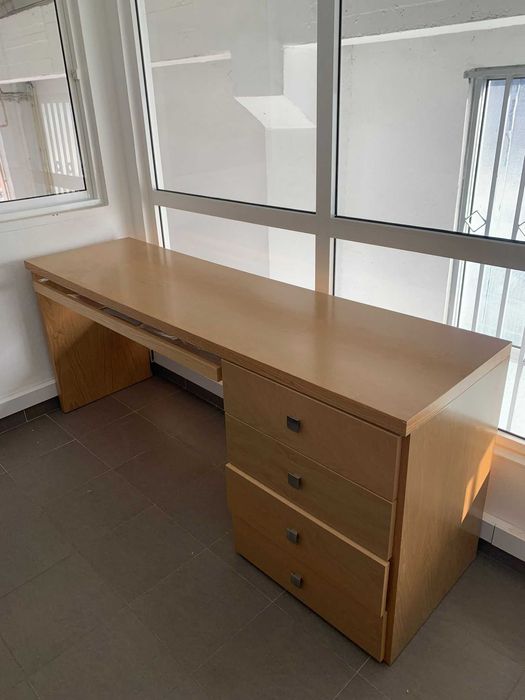 Secretária de Madeira Maciça