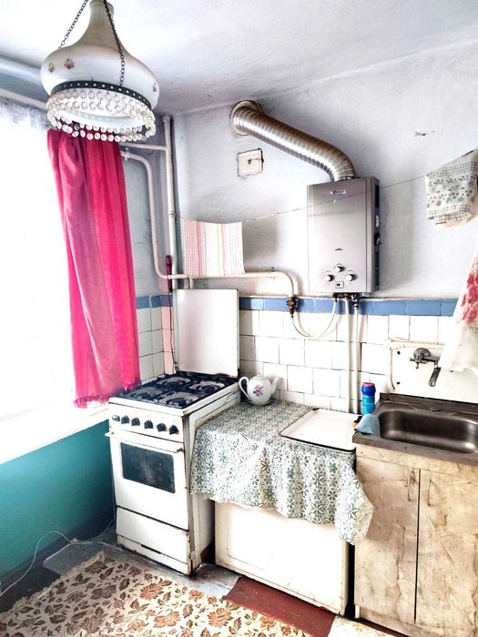 продам 3 кімн кв,3\5 цегла, Інгульский район,поруч кінотеатр Юность