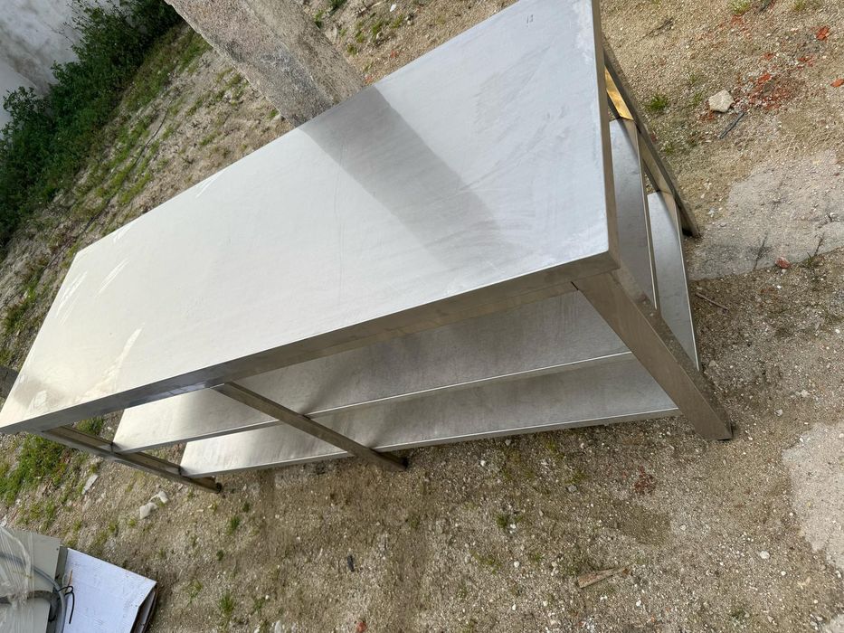 Bancada de apoio em inox para restauração