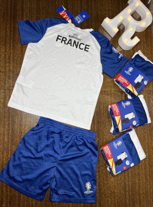 Дитяча футбольна форма костюм