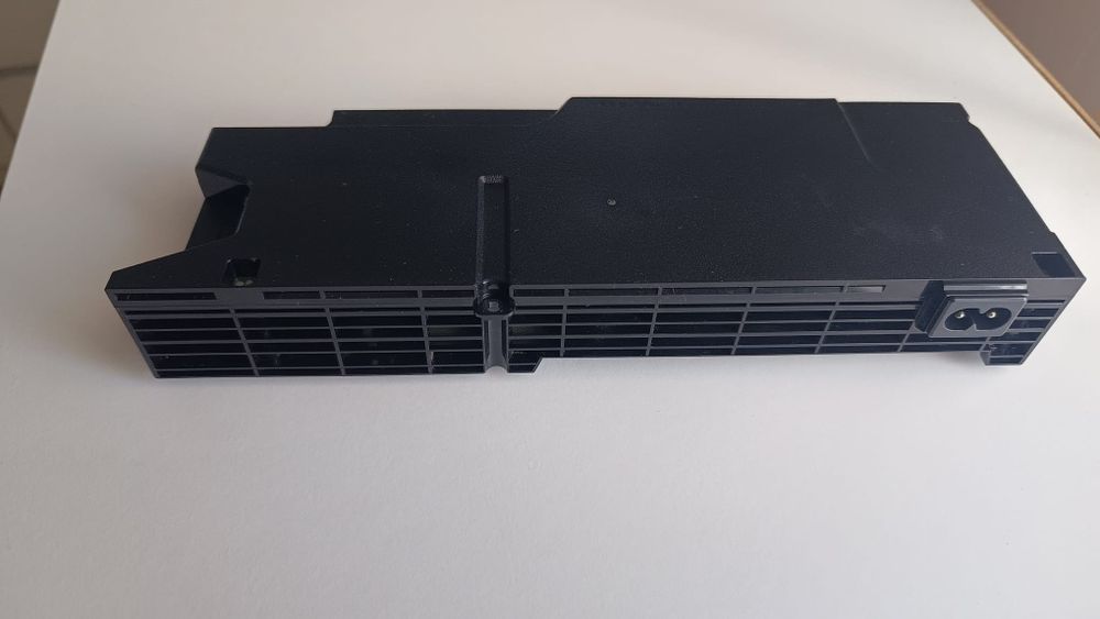 Zasilacz do PlayStation 4