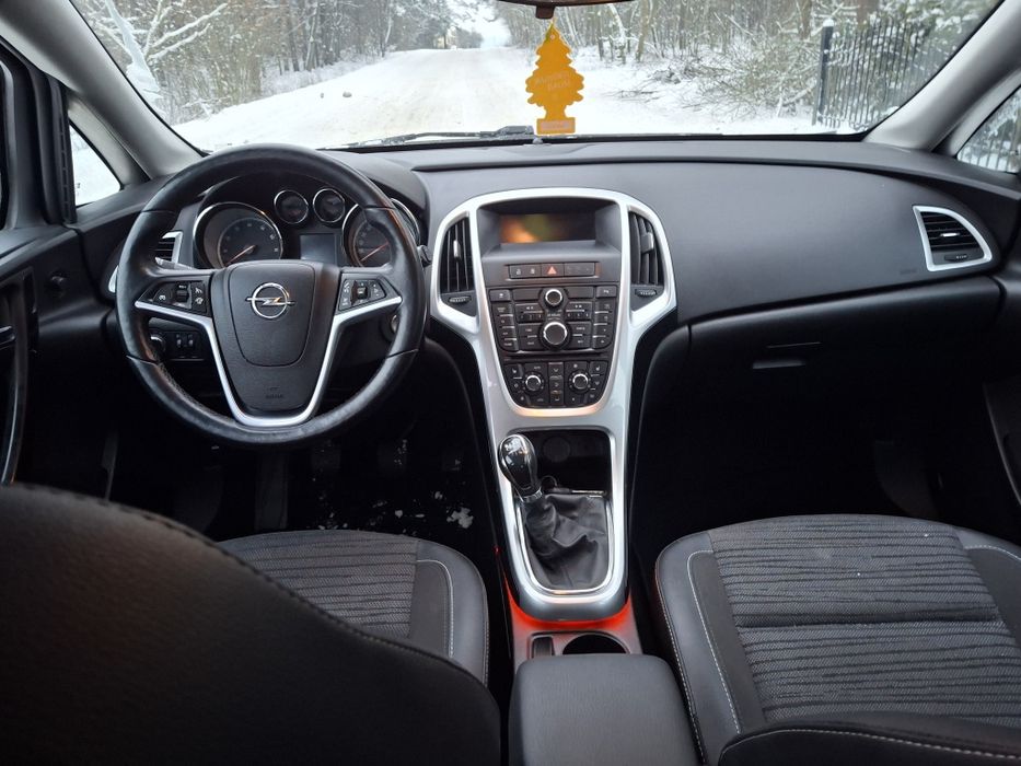 Opel Astra J benzyna po liftingu