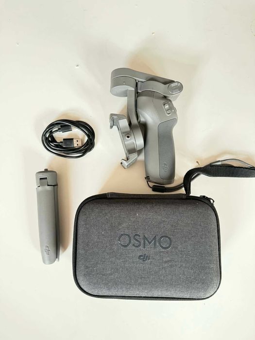 DJI Osmo Mobile 3 gimbal