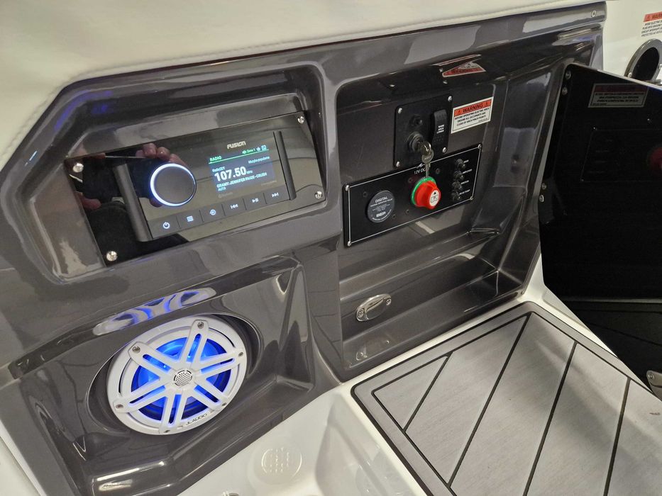 jacht motorowy MONTEREY 278SS NOWY na zamówienie