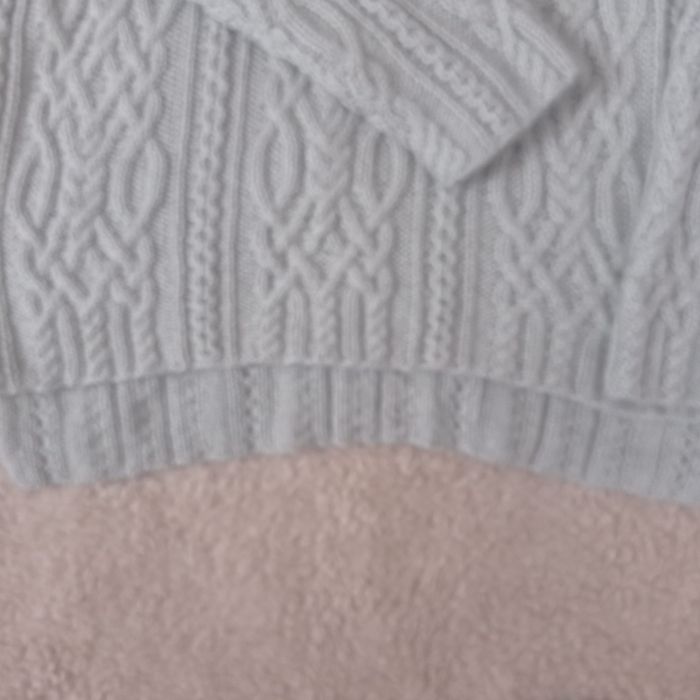 Светр ручної роботи з пряжі Rowan