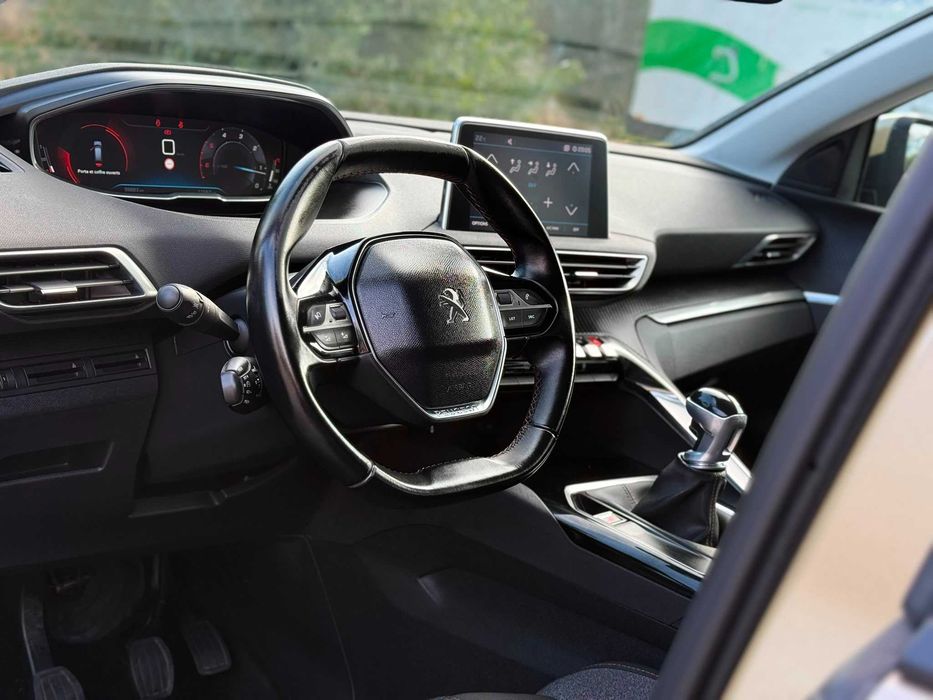 Peugeot 5008 — fotografia 8