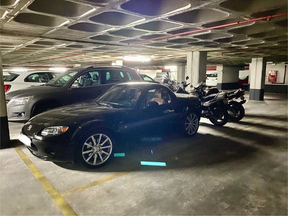 Arrendo Lugar de Garagem em Benfica (carro + mota)