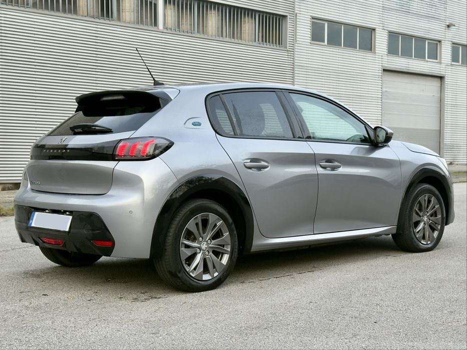 Peugeot E-208 ALLURE 50 KWH 136cv C/IVA