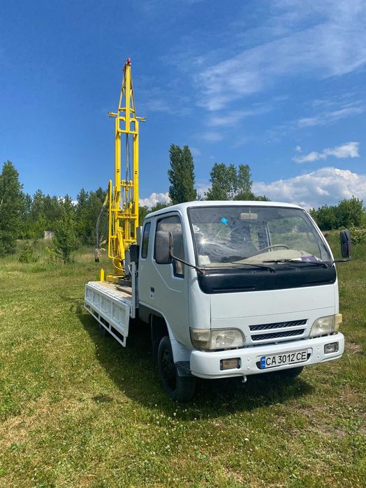 Буріння свердловин в грунті та граніті