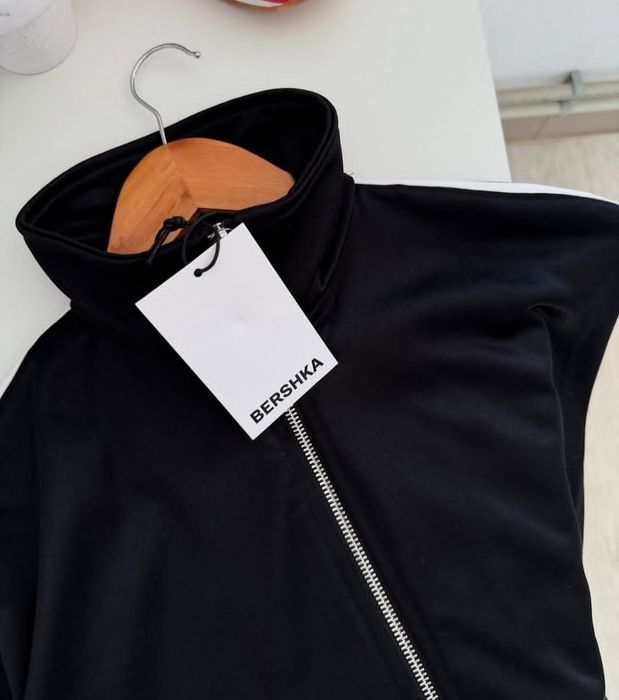 Кофта Bershka жіноча
