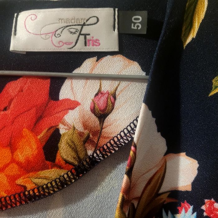 Sukienka elegancka granatowa w kwiaty r.50