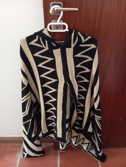 Poncho preto e creme, Tamanho único