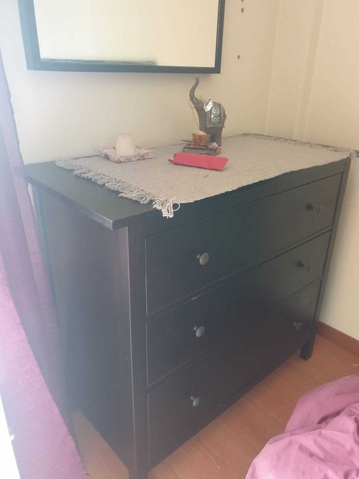 comoda de 3 gavetas + duas mesas de cabeceira
