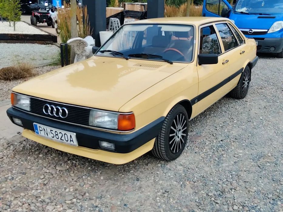 Audi 80 Audi 80 b2 1985 r. 1.8 benzyna 90km zamiana bus motor.