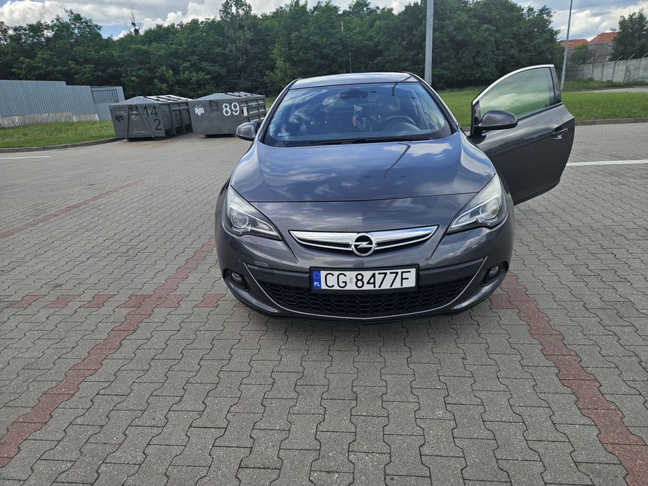 Opel Astra J 1.7 GTC 2012