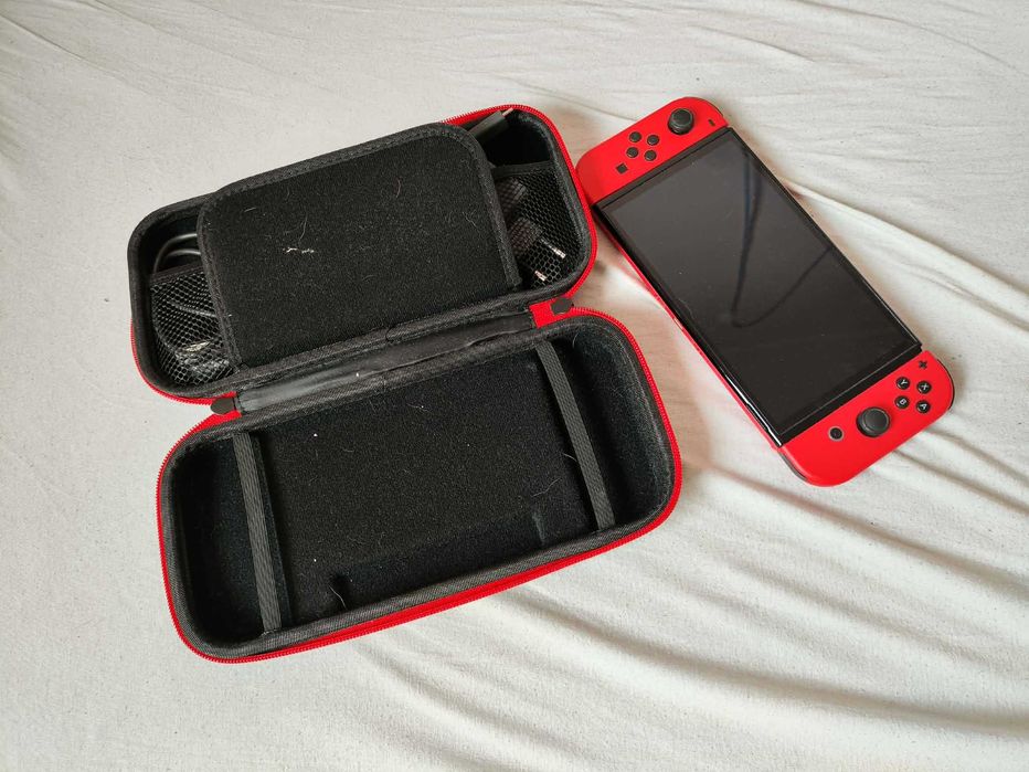 Konsola Nintendo Switch OLED + Pokémon Shining Pearl i Metroid Prime Remastered