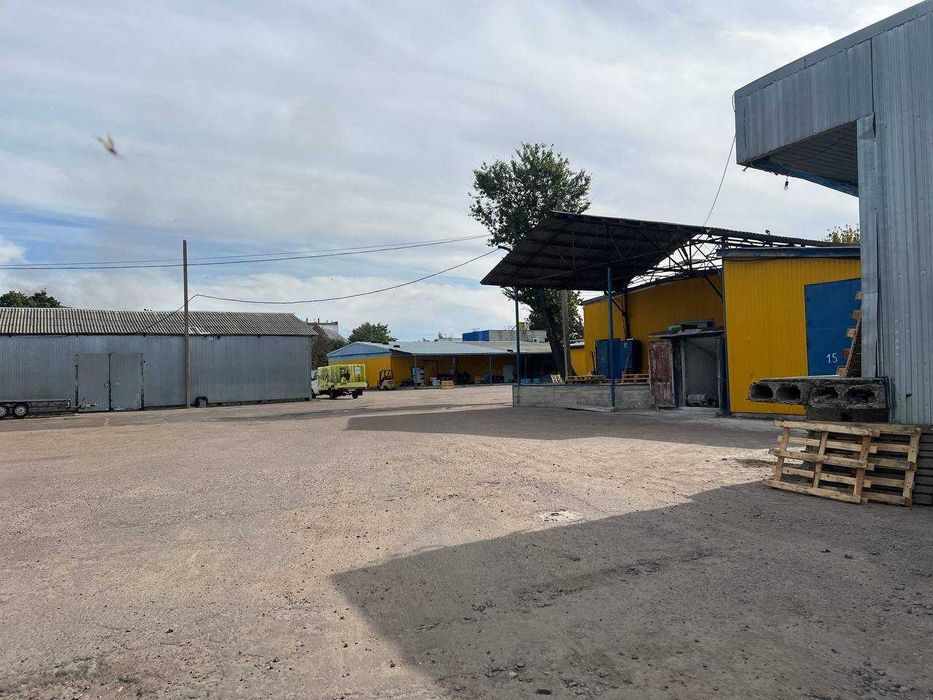 Продається виробничо-складська база по вул. М.Залізняка (Громова)
