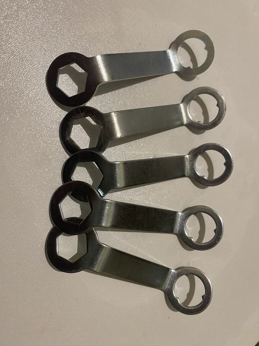 Ключі для футбольних шипів