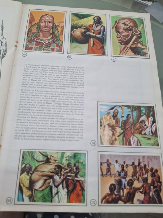 Caderneta de cromos completa com 295 cromos "Homens Raças e Costumes"  Edições Francisco Más de 1976