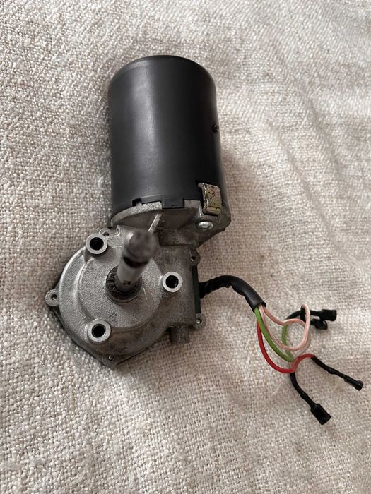 Silnik z przekładnią do pompy smarowania BekaMax EP-1, 24 VDC