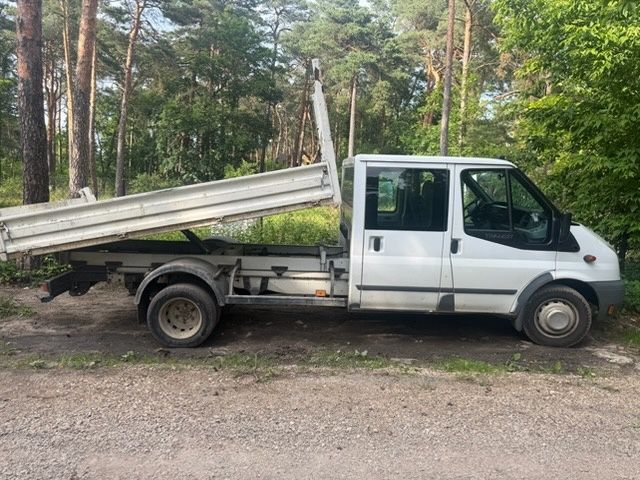 Wynajem busów towarowych kat B plandeka transport