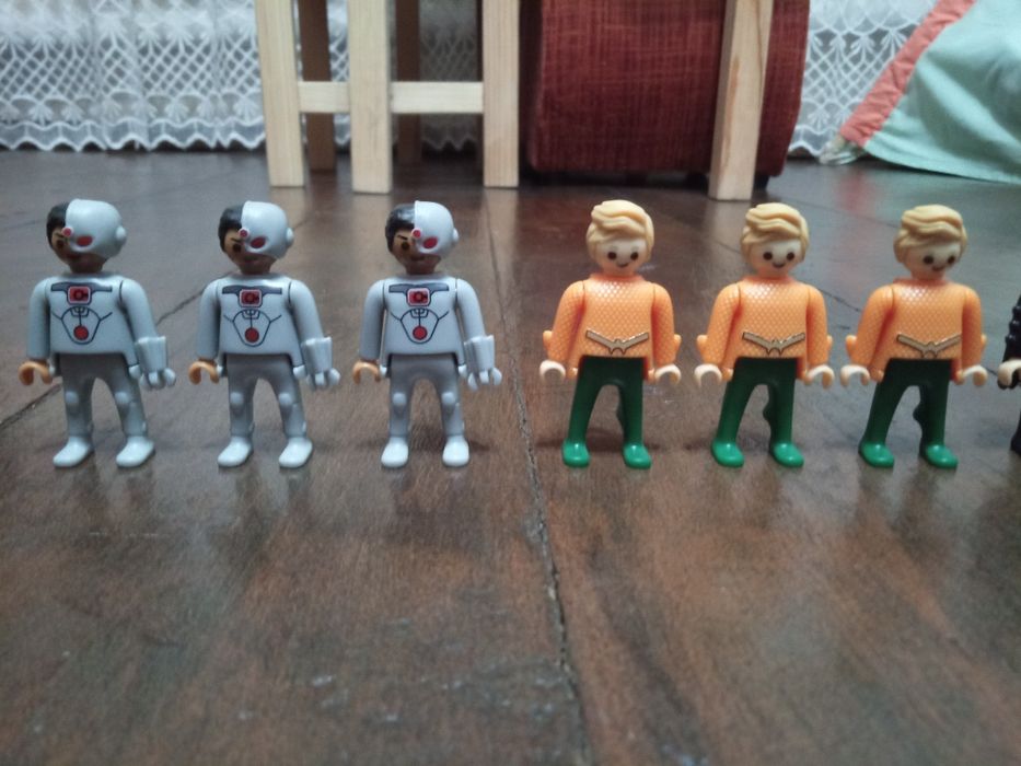 Іграшки kinder DC playmobil