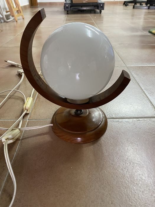 Candeeiro de tecto e de mesa de cabeceira