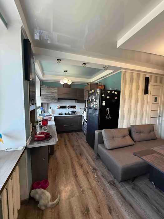 3-кімнатна квартира в самому центрі — 72 м², Свіжий ремонт, Цегла