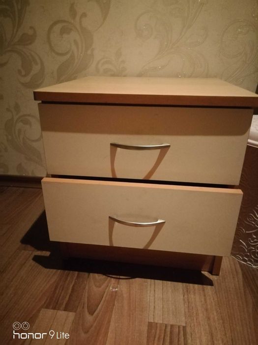 Тумбочка прикроватная