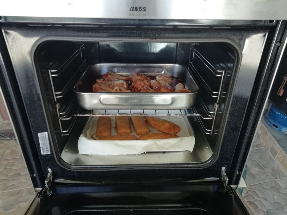 Forno Zanussi de Encastre Estado Impecável Como Novo